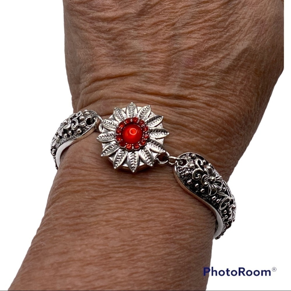 Elegant Victorian Style Floral Bangle Bracelet & Red Sunflower Ginger Snap NWT - Picture 7 of 13